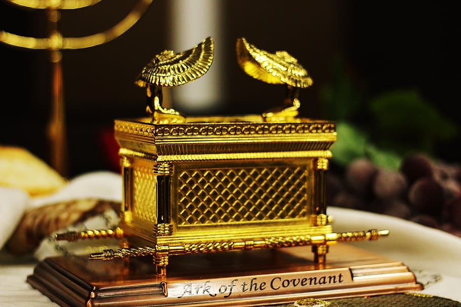 Ark of the covenant replica